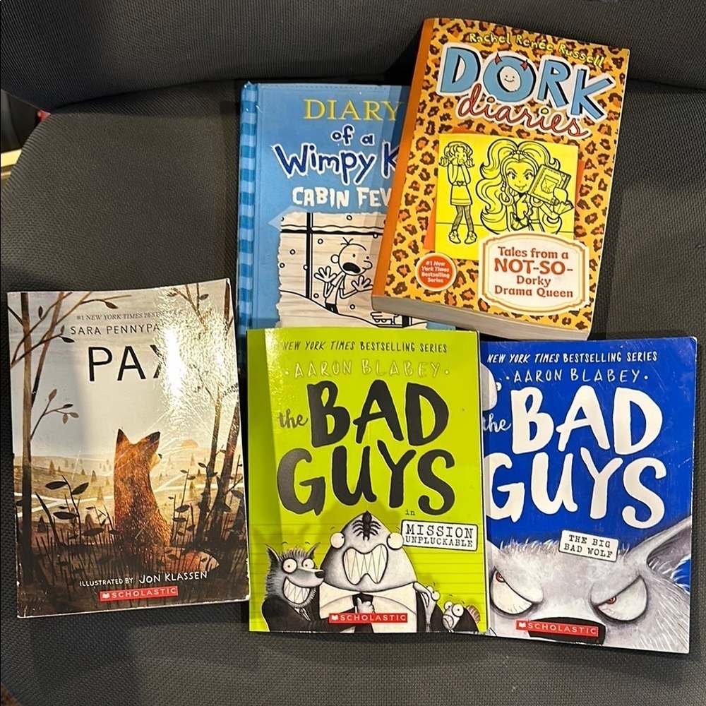 Bundle of books kids Bad Guys diary of a wimpy kid pax